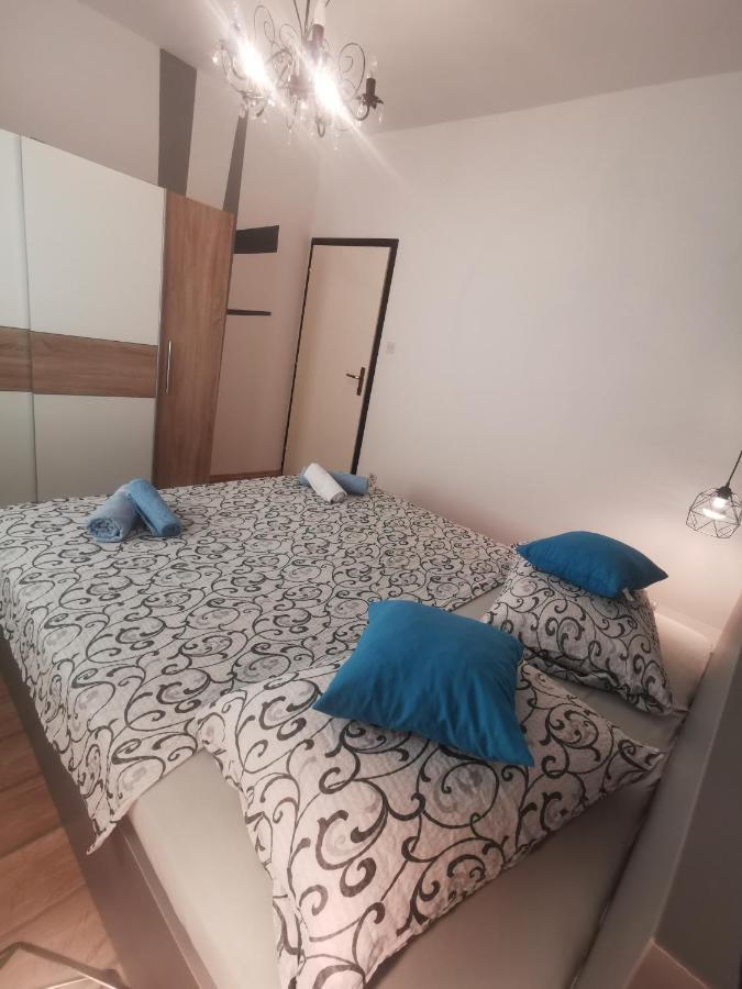 Apartments Rezek 苏佩塔斯卡德拉加 外观 照片
