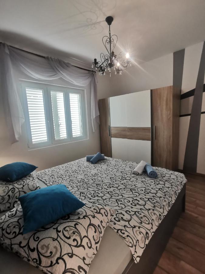 Apartments Rezek 苏佩塔斯卡德拉加 外观 照片
